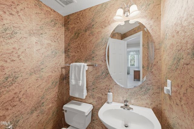 6801 Lynnoak Drive, Raleigh, NC 27613