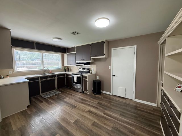 3904 W Murdock St, Wichita, KS 67203