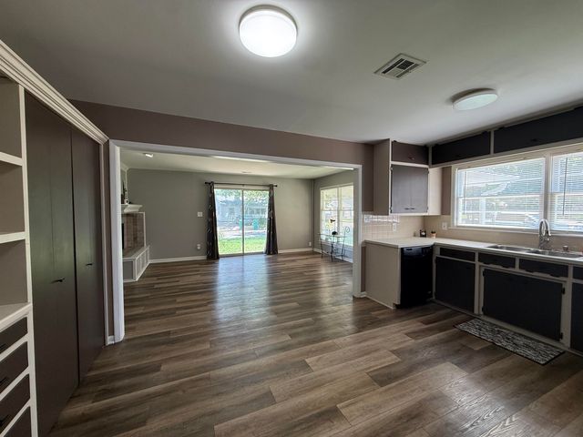 3904 W Murdock St, Wichita, KS 67203