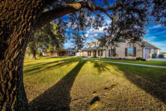 2255 Hwy 311, Schriever, LA 70395