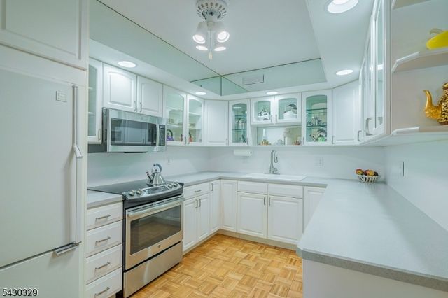 41 Wareham Court, Scotch Plains Twp., NJ 07076