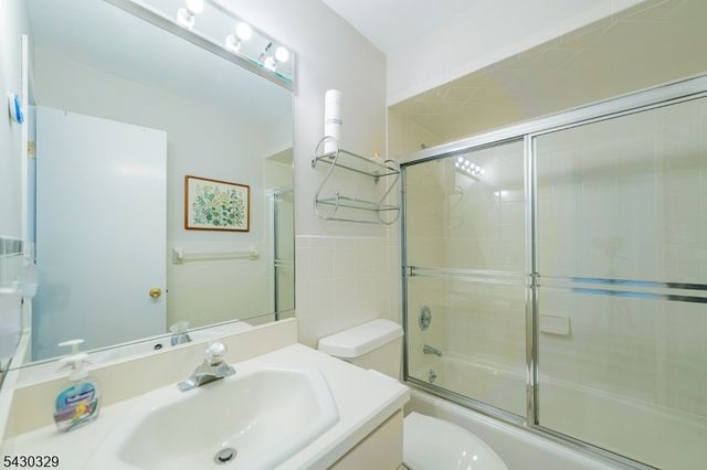 41 Wareham Court, Scotch Plains Twp., NJ 07076