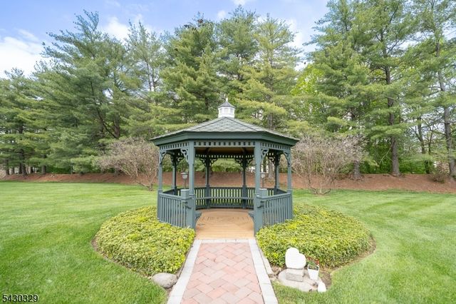 41 Wareham Court, Scotch Plains Twp., NJ 07076