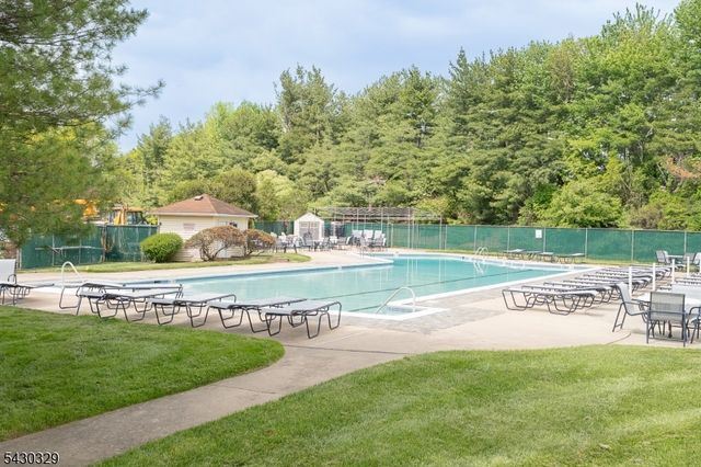41 Wareham Court, Scotch Plains Twp., NJ 07076
