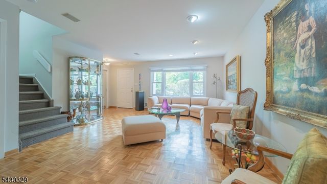 41 Wareham Court, Scotch Plains Twp., NJ 07076