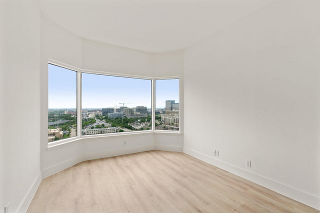 2001 Holcombe Boulevard 1905, Houston, TX 77030