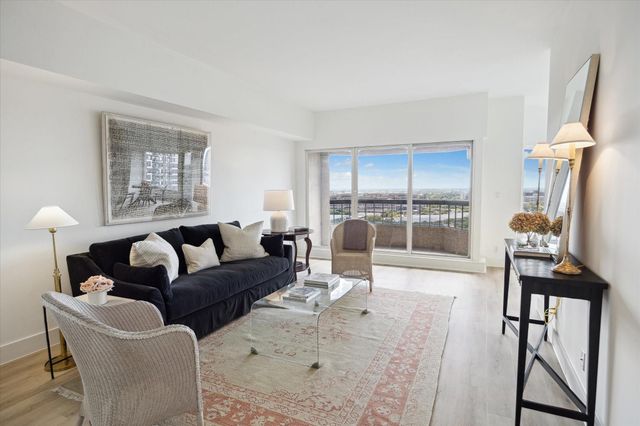 2001 Holcombe Boulevard 1905, Houston, TX 77030