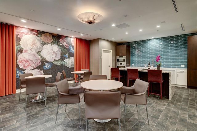 2001 Holcombe Boulevard 1905, Houston, TX 77030