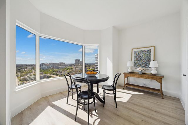 2001 Holcombe Boulevard 1905, Houston, TX 77030