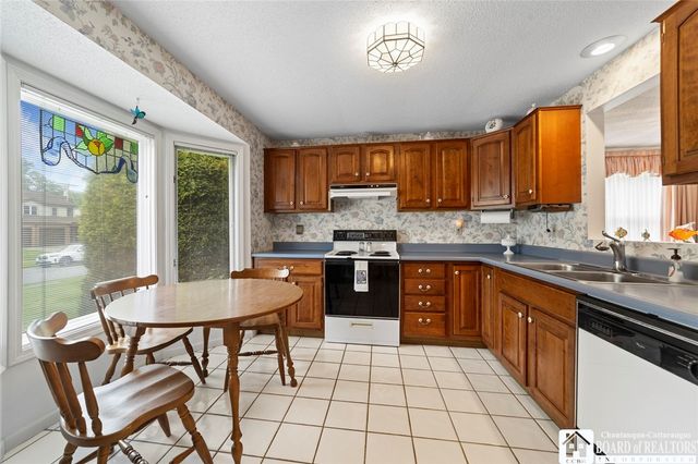 12 Ahrens Place, Pomfret, NY 14063