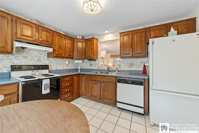 12 Ahrens Place, Pomfret, NY 14063