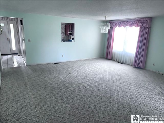 12 Ahrens Place, Pomfret, NY 14063