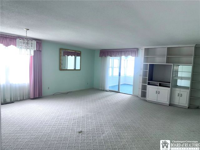 12 Ahrens Place, Pomfret, NY 14063