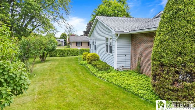 12 Ahrens Place, Pomfret, NY 14063