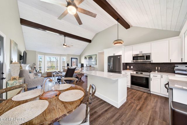 2317 Arrow Tr, Monterey, TN 38574