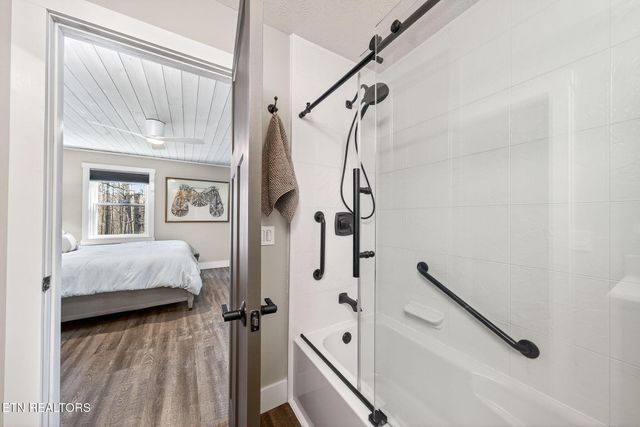 2317 Arrow Tr, Monterey, TN 38574