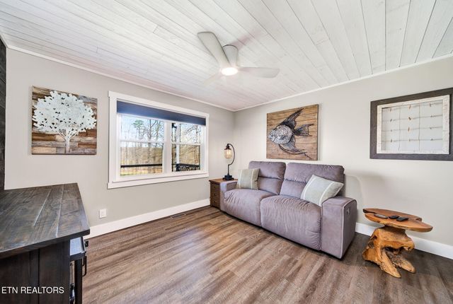 2317 Arrow Tr, Monterey, TN 38574