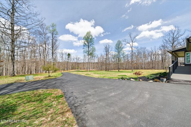 2317 Arrow Tr, Monterey, TN 38574