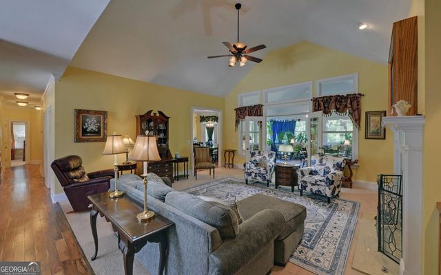 227 Capri Drive, Hartwell, GA 30643