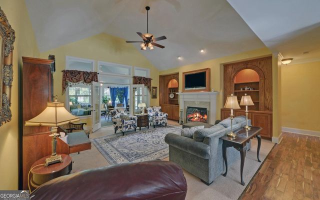 227 Capri Drive, Hartwell, GA 30643