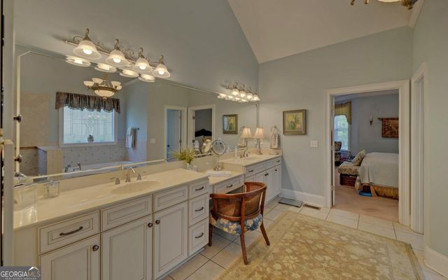 227 Capri Drive, Hartwell, GA 30643