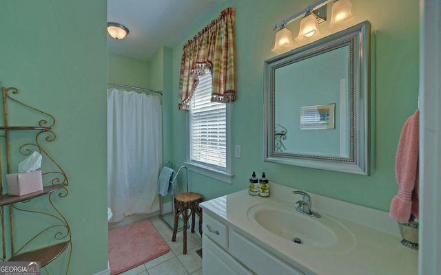 227 Capri Drive, Hartwell, GA 30643
