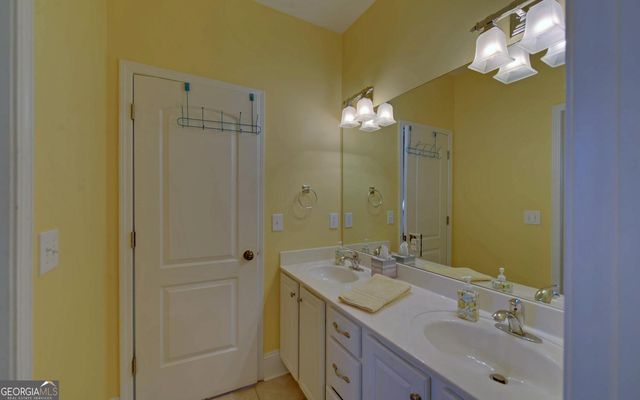 227 Capri Drive, Hartwell, GA 30643