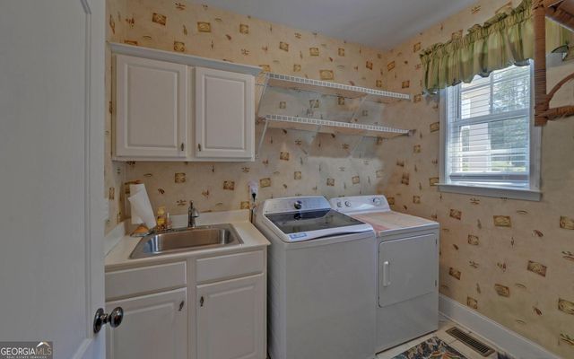 227 Capri Drive, Hartwell, GA 30643