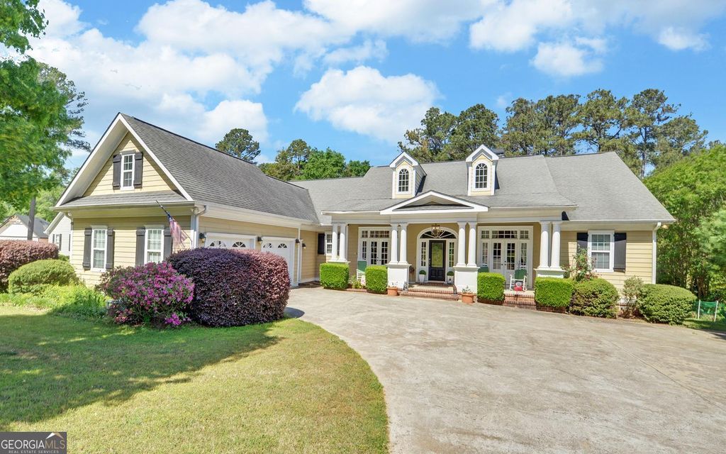 227 Capri Drive, Hartwell, GA 30643