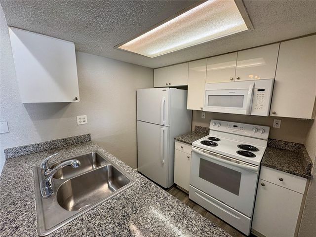 2007 5TH STREET W A, Bradenton, FL 34205