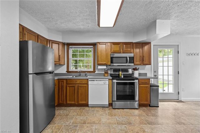 6245 Glenns RD, Gloucester, VA 23061