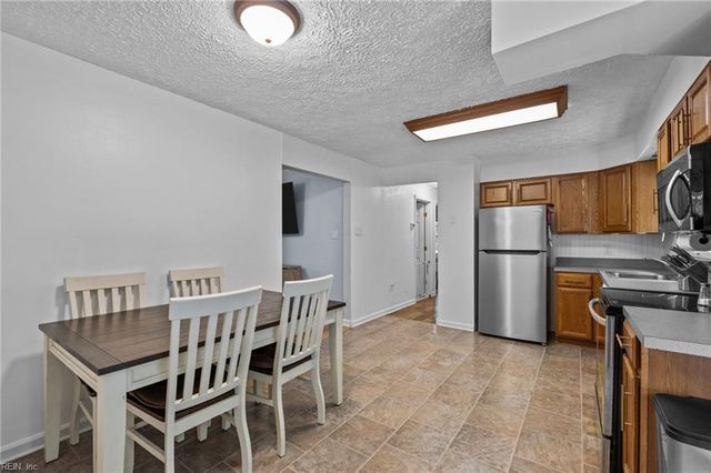 6245 Glenns RD, Gloucester, VA 23061