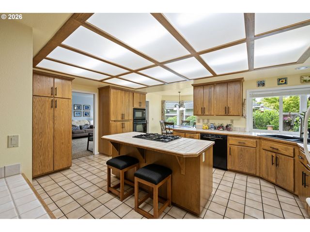 2101 KINGFISHER Way, Eugene, OR 97401