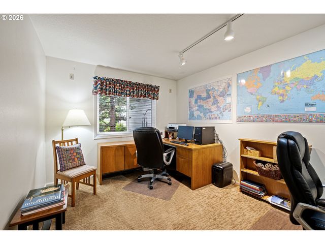 2101 KINGFISHER Way, Eugene, OR 97401