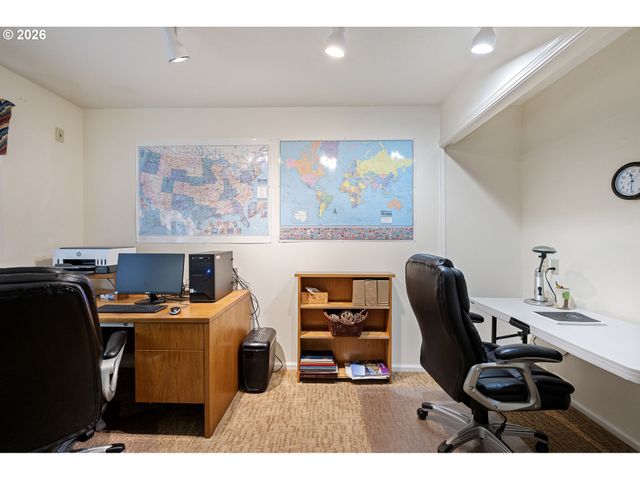 2101 KINGFISHER Way, Eugene, OR 97401