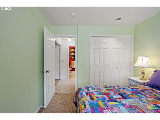 2101 KINGFISHER Way, Eugene, OR 97401