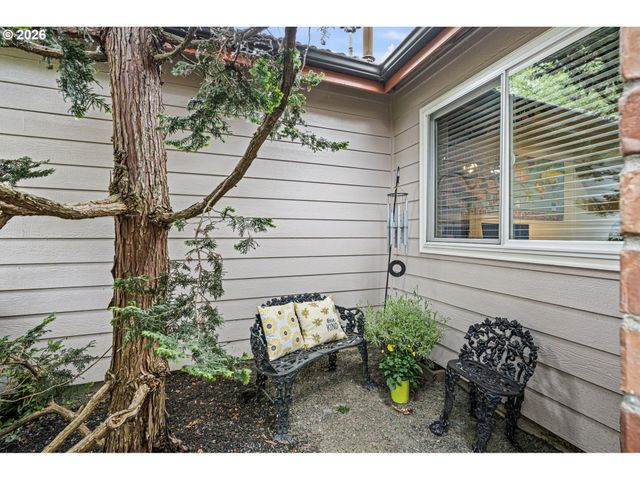 2101 KINGFISHER Way, Eugene, OR 97401