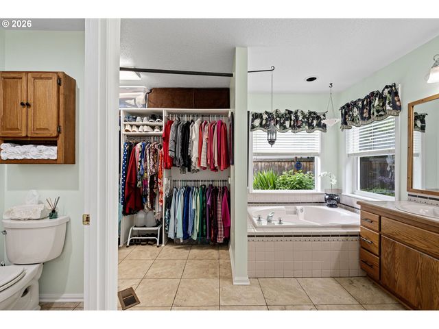 2101 KINGFISHER Way, Eugene, OR 97401