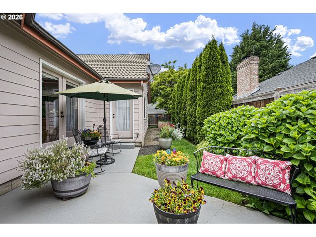 2101 KINGFISHER Way, Eugene, OR 97401