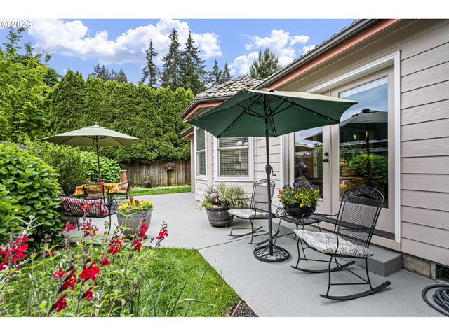 2101 KINGFISHER Way, Eugene, OR 97401