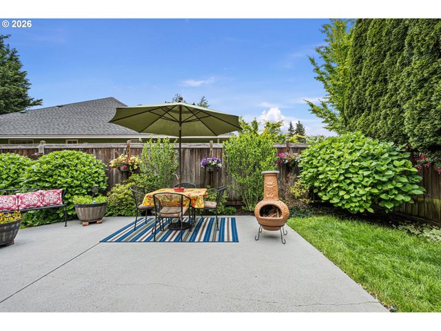 2101 KINGFISHER Way, Eugene, OR 97401