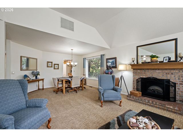 2101 KINGFISHER Way, Eugene, OR 97401