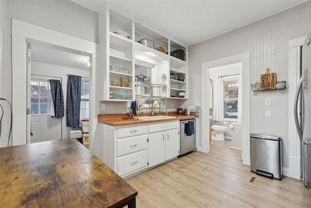 206 3rd Street NE, Mitchellville, IA 50169