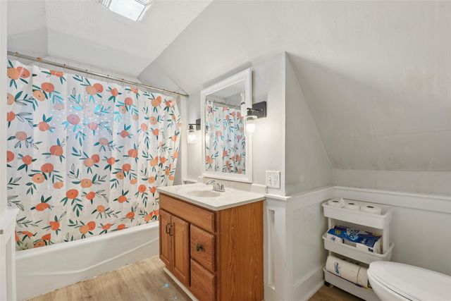 206 3rd Street NE, Mitchellville, IA 50169