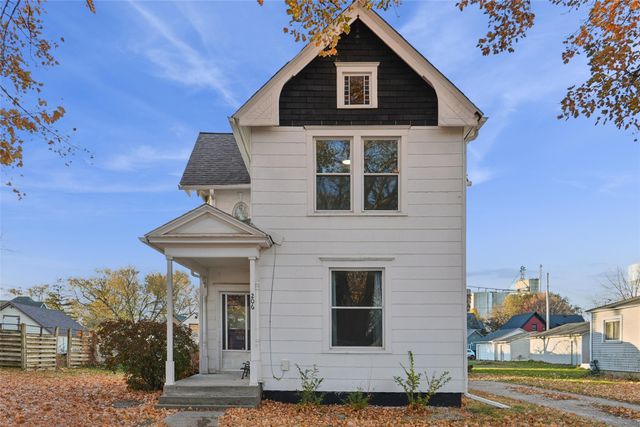 206 3rd Street NE, Mitchellville, IA 50169