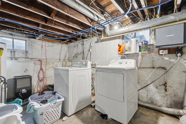 206 3rd Street NE, Mitchellville, IA 50169