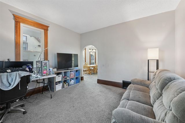 206 3rd Street NE, Mitchellville, IA 50169