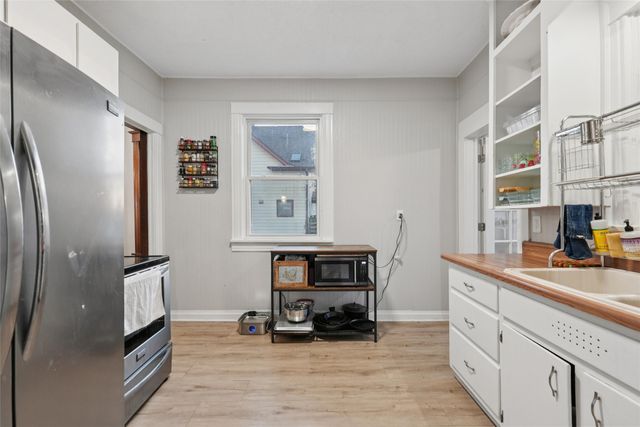 206 3rd Street NE, Mitchellville, IA 50169