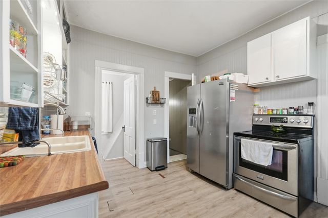 206 3rd Street NE, Mitchellville, IA 50169