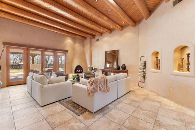 3 Calle De Los Howard, Corrales, NM 87048